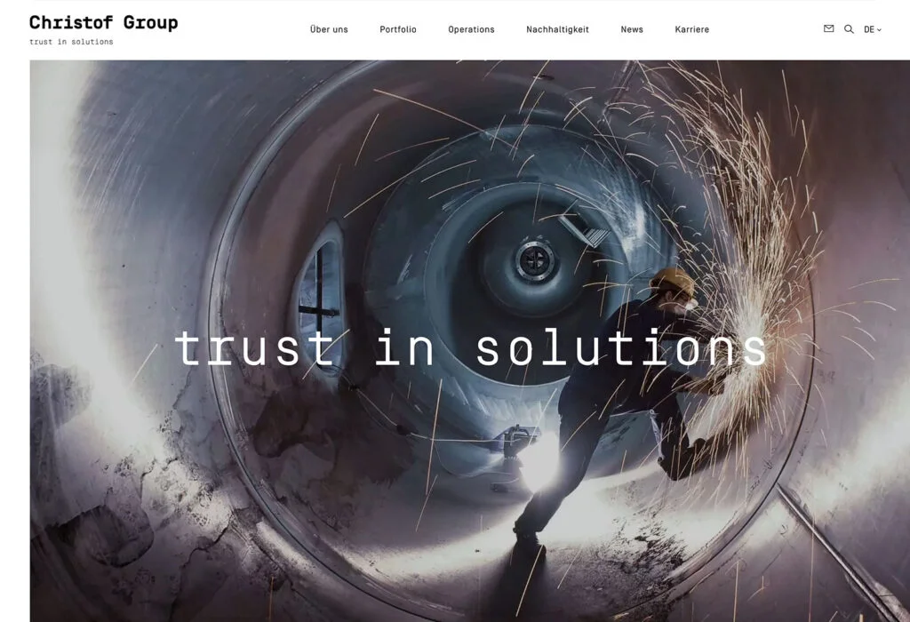 ein screenshot der hero section einer website